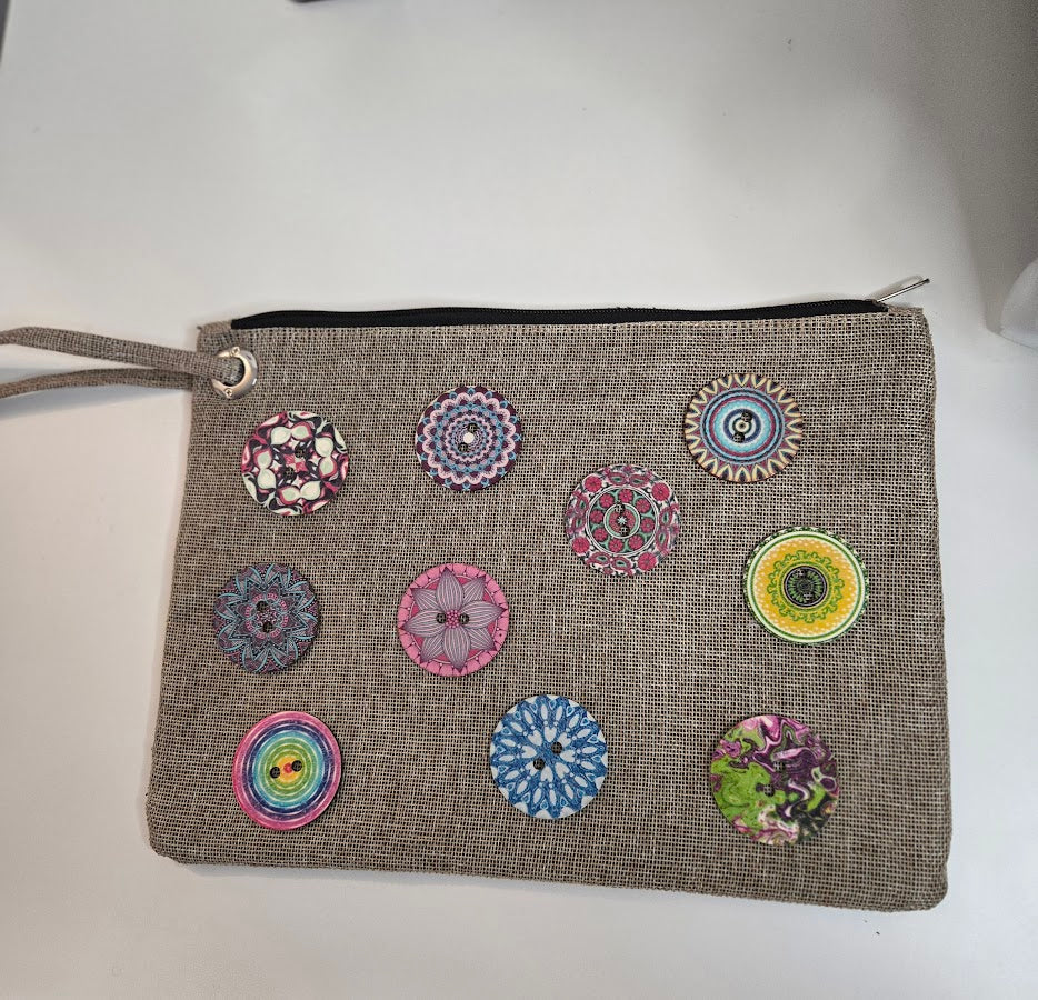 Pochette YELEM — Jute et boutons colorés
