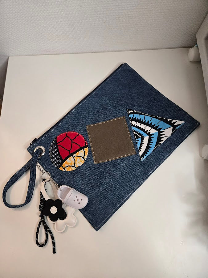 Pochette en jean avec une bijoux de sac à main