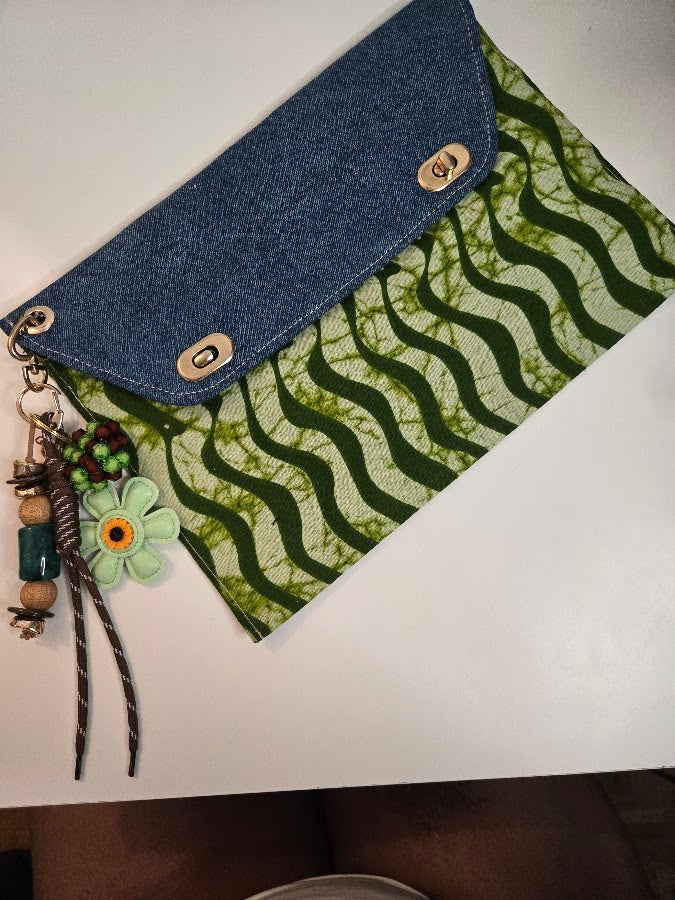 Pochette en pagne et Jean