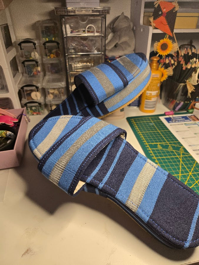 Mule en tissu tissé bleu et argené