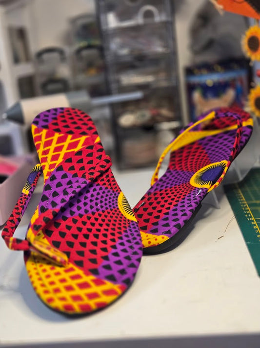 Sandale ouverte à ficelle en pagne multicolore